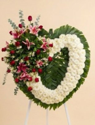 Arreglo Floral personalizado con forma de corazón