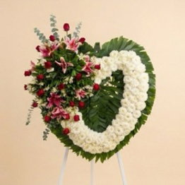 Arreglo Floral personalizado con forma de corazón